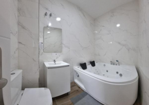 Mini Estudio JACUZZI DOBLE SEVILLA 